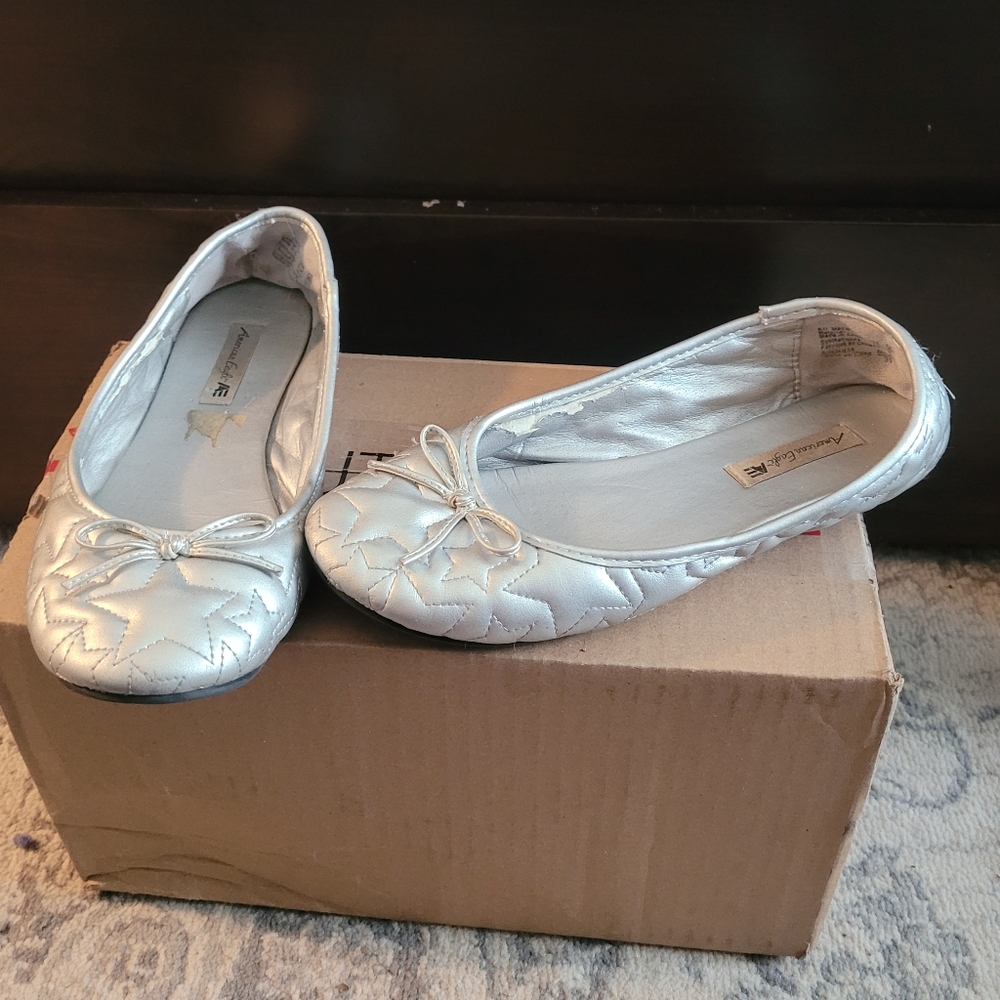 American Eagle Silver Star Stitched Flats